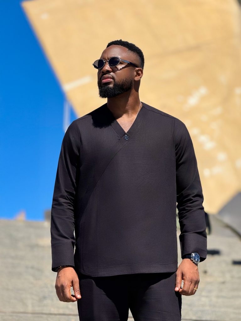 Noir linen two-piece for men – SOSO AFRICA modern minimalist native wear Abuja.